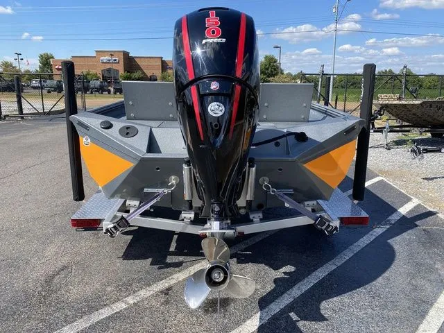 Slide: The Image of Excel Bay Pro Elite 183 2025 - 4