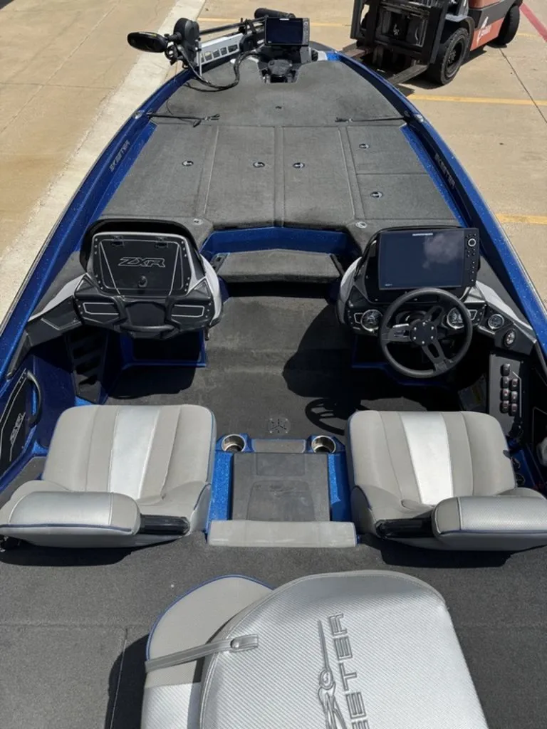 Slide: The Image of Skeeter ZXR21 2021 - 7