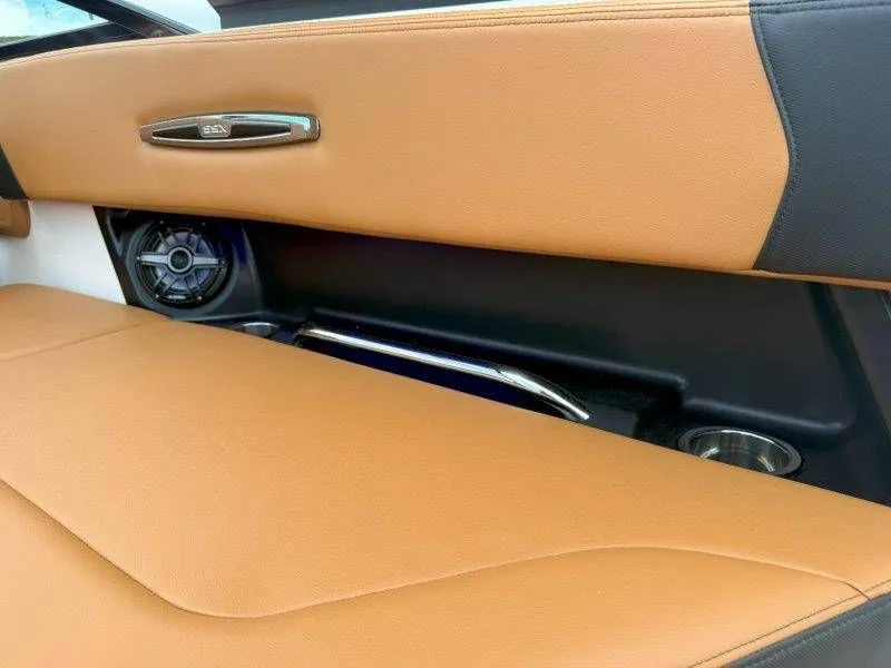 Slide: The Image of Chaparral 307 SSX 2022 - 12