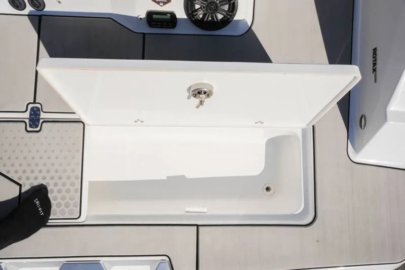 Slide: The Image of Scarab 285ID 2021 - 9