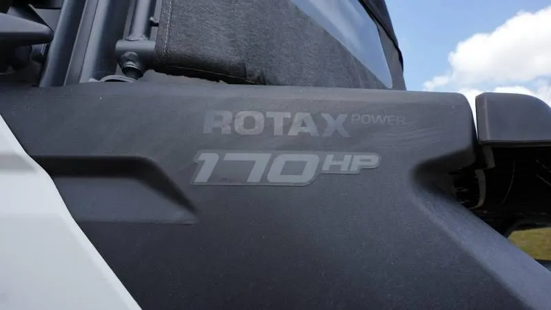 Slide: The Image of Sea-Doo SWITCH SPORT COMPACT 170HP 2023 - 17