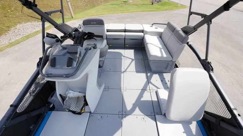 Slide: The Image of Sea-Doo SWITCH SPORT COMPACT 170HP 2023 - 28