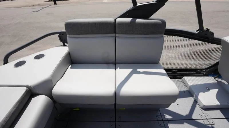 Slide: The Image of Sea-Doo SWITCH SPORT COMPACT 170HP 2023 - 42