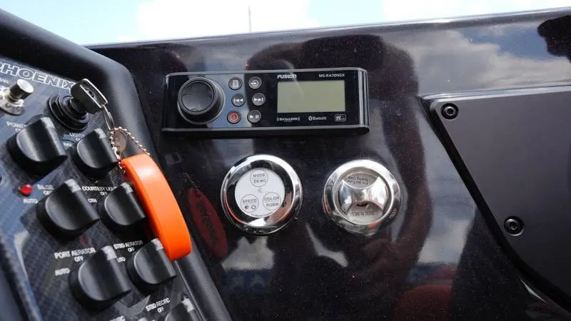 Slide: The Image of Phoenix Bass Boat 921 Elite 2023 - 33