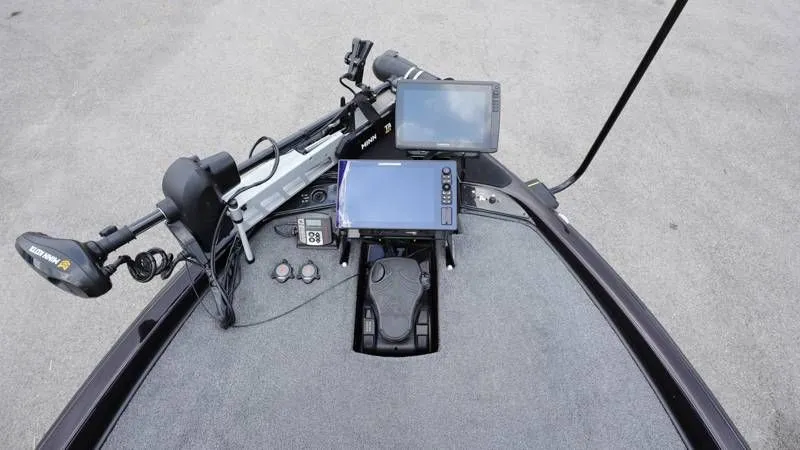 Slide: The Image of Phoenix Bass Boat 921 Elite 2023 - 44