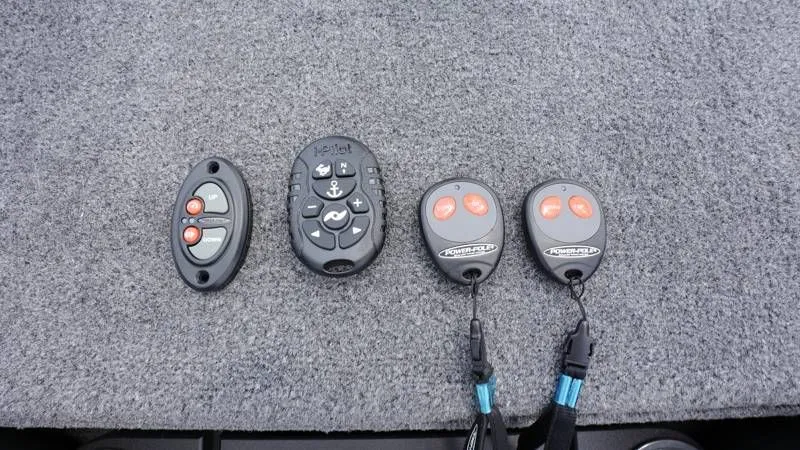 Slide: The Image of Phoenix Bass Boat 921 Elite 2023 - 49