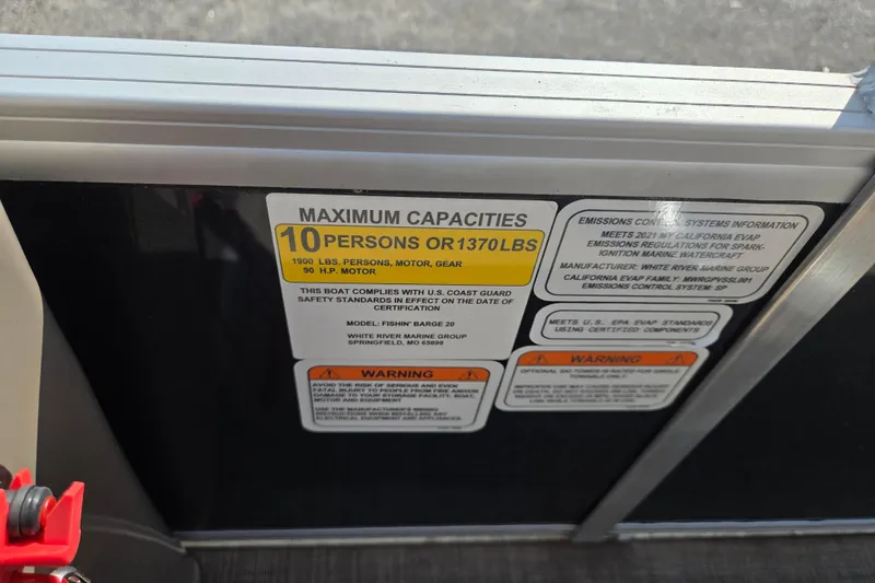 Slide: The Image of 2021 Sun Tracker Fishin' Barge 20 DLX capacity label, 10 persons or 1370 lbs. - 8