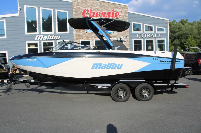 Slide: The Image of Malibu Wakesetter 23 LSV 2024 - 2