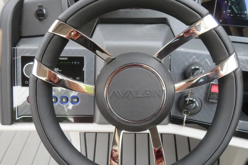 Slide: The Image of Steering wheel of 2026 Avalon 2785 Excalibur LTD Quad Lounger, Sarasota, FL. - 31