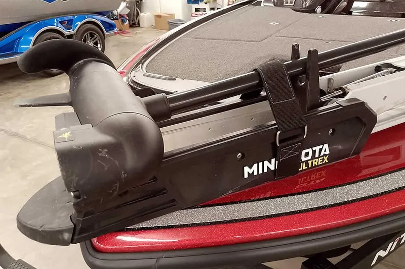 Slide: The Image of 2022 Nitro Z19 SC boat with Minn Kota Ultrex trolling motor. - 9