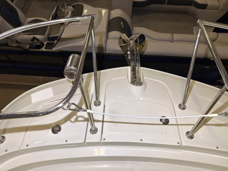 Slide: The Image of Sea Ray Sundancer 320 Outboard 2026 - 30