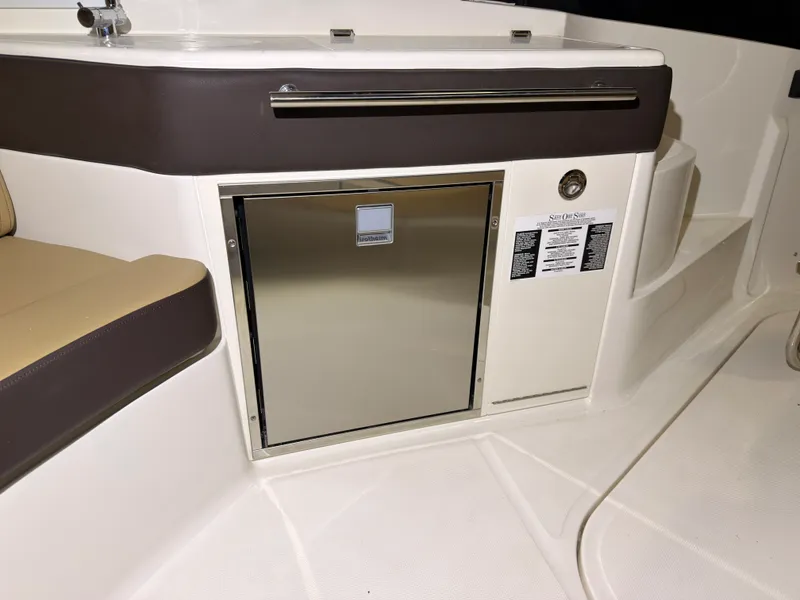 Slide: The Image of Sea Ray Sundancer 320 Outboard 2026 - 12