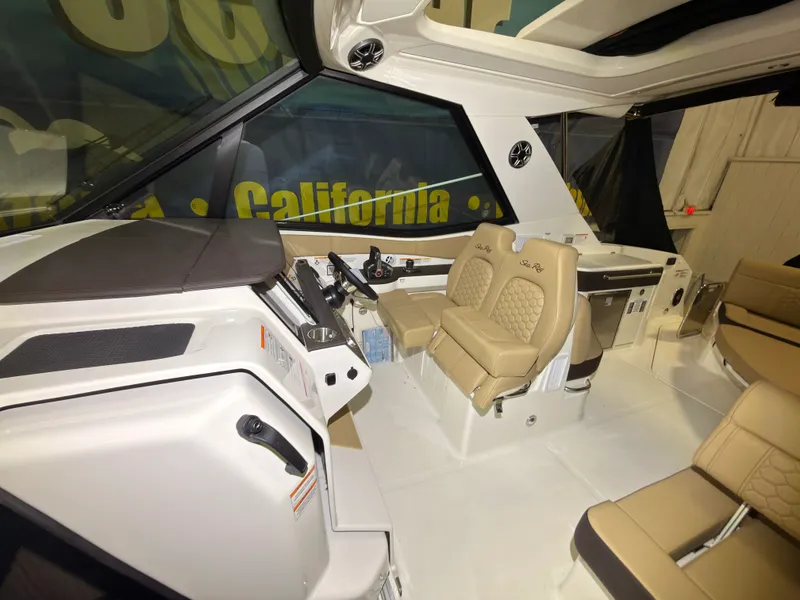 Slide: The Image of Sea Ray Sundancer 320 Outboard 2026 - 15