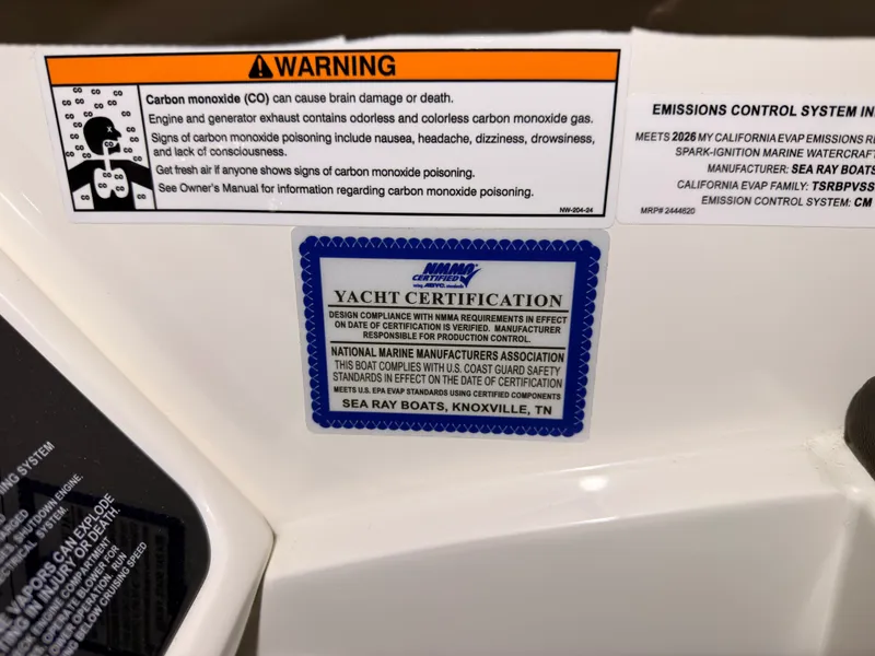 Slide: The Image of Sea Ray Sundancer 320 Outboard 2026 - 20