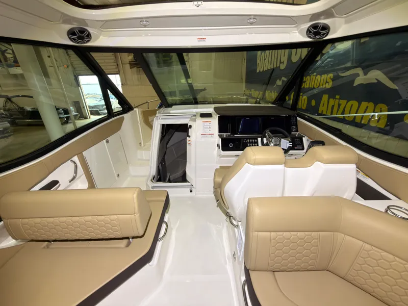 Slide: The Image of Sea Ray Sundancer 320 Outboard 2026 - 16