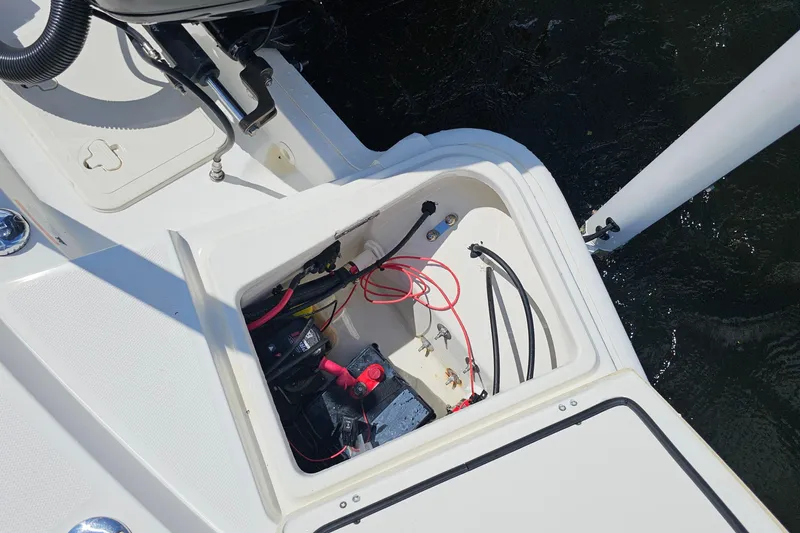 Slide: The Image of Boston Whaler 210 Dauntless 2018 - 34