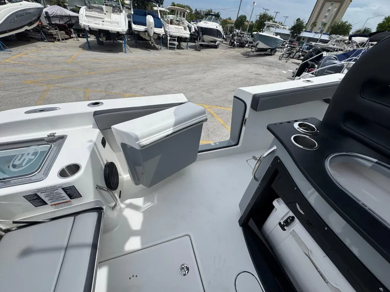 Slide: The Image of Sea Pro 292 DLX 2026 - 65