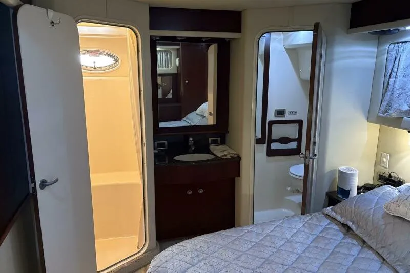 Slide: The Image of Interior of 2006 Sea Ray 40 Motor Yacht with bedroom and bathroom. - 36
