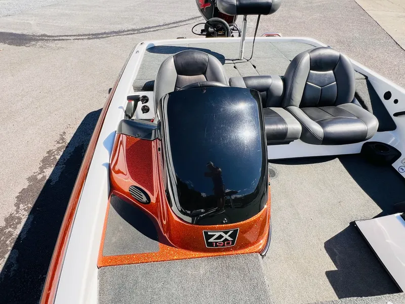 Slide: The Image of Skeeter ZX190 2010 - 10