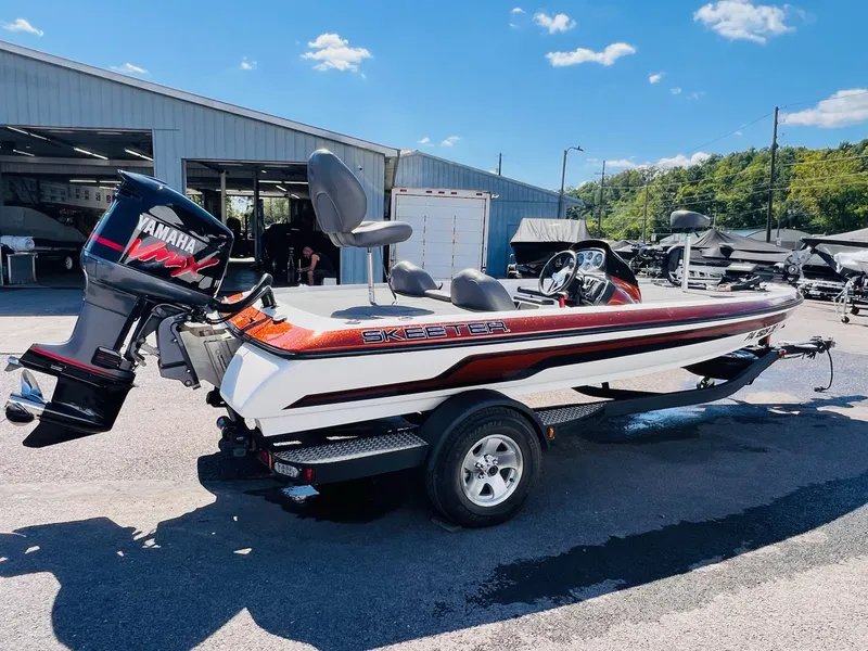 Slide: The Image of Skeeter ZX190 2010 - 15