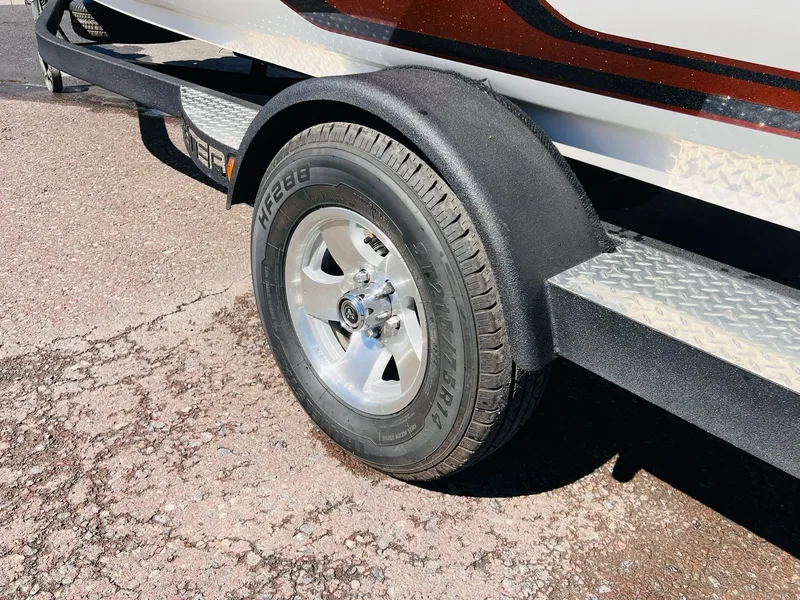 Slide: The Image of Skeeter ZX190 2010 - 17