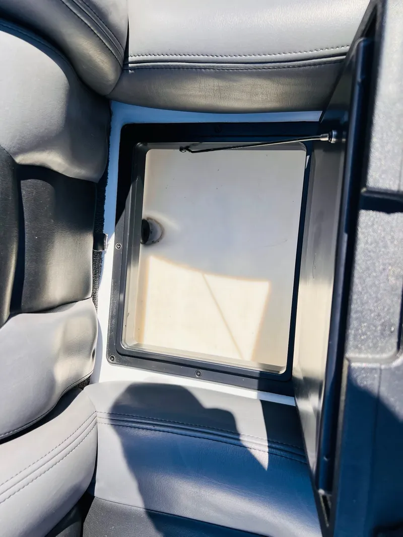 Slide: The Image of Skeeter ZX190 2010 - 20