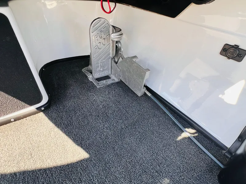 Slide: The Image of Skeeter ZX190 2010 - 22