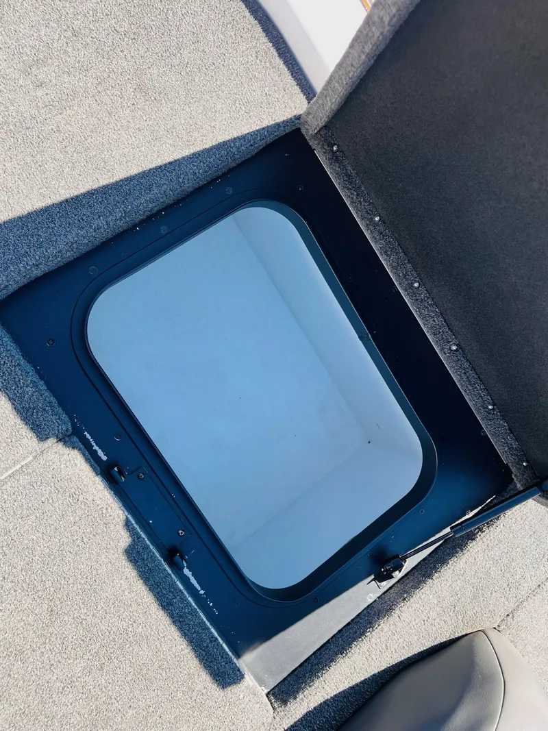 Slide: The Image of Skeeter ZX190 2010 - 23