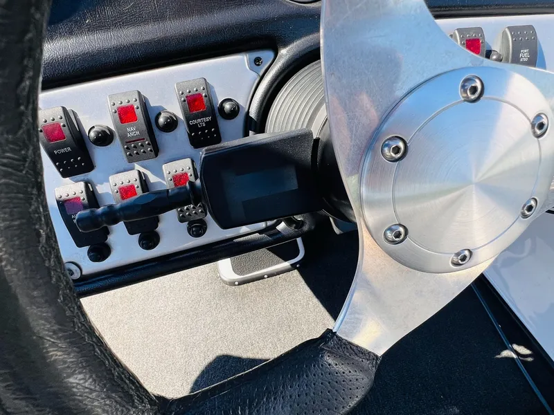 Slide: The Image of Skeeter ZX190 2010 - 25