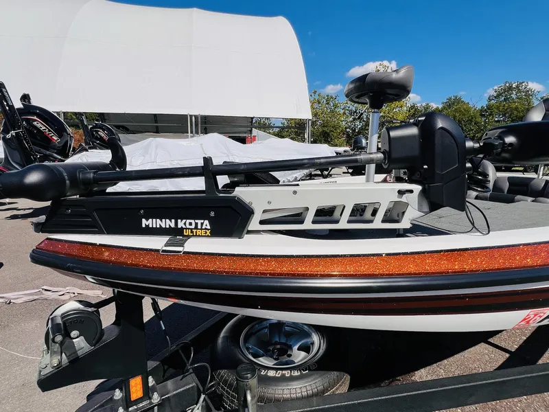 Slide: The Image of Skeeter ZX190 2010 - 28