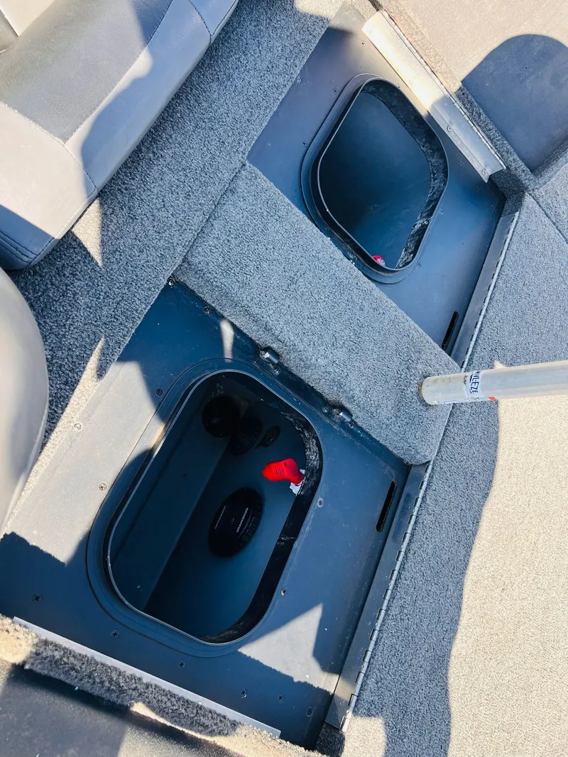 Slide: The Image of Skeeter ZX190 2010 - 3