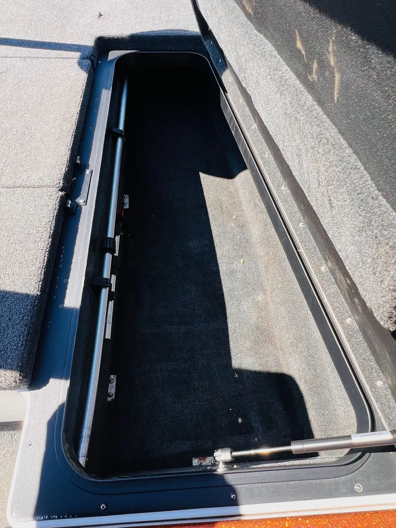 Slide: The Image of Skeeter ZX190 2010 - 36