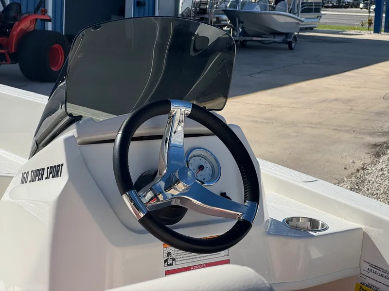 Slide: The Image of Boston Whaler 160 Super Sport 2027 - 7