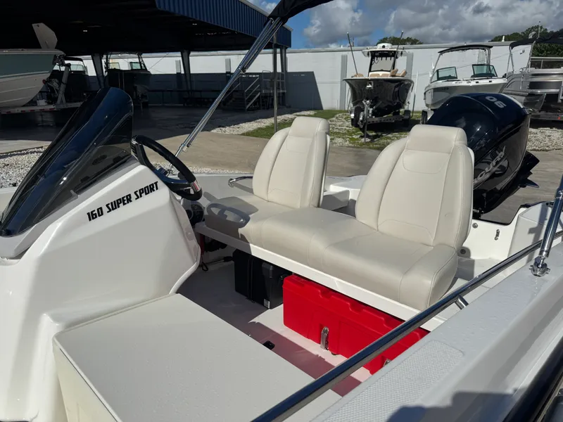 Slide: The Image of Boston Whaler 160 Super Sport 2027 - 5