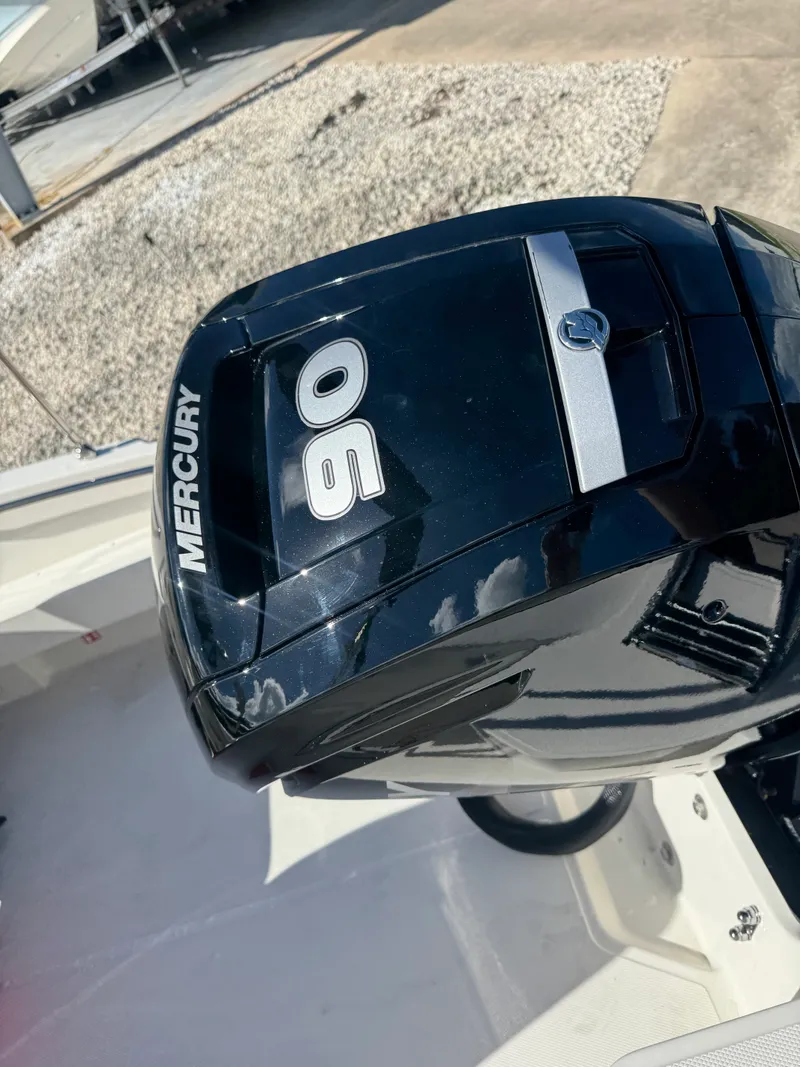 Slide: The Image of Boston Whaler 160 Super Sport 2027 - 3