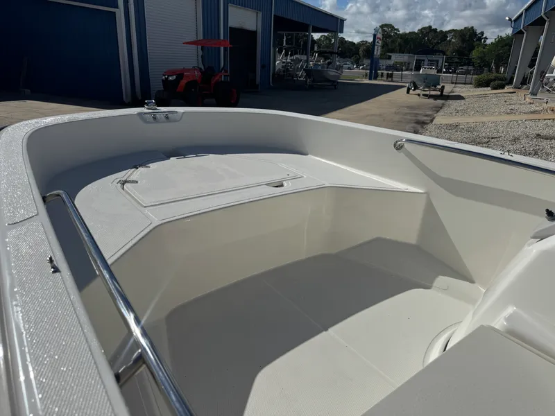 Slide: The Image of Boston Whaler 160 Super Sport 2027 - 8