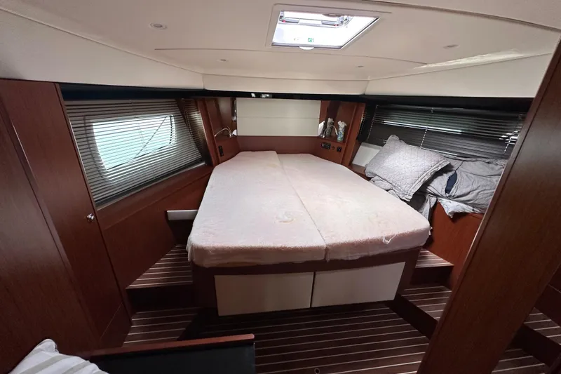 Slide: The Image of Luxurious cabin interior of 2017 Bavaria Virtess 420 Fly yacht with cozy bedding. - 39