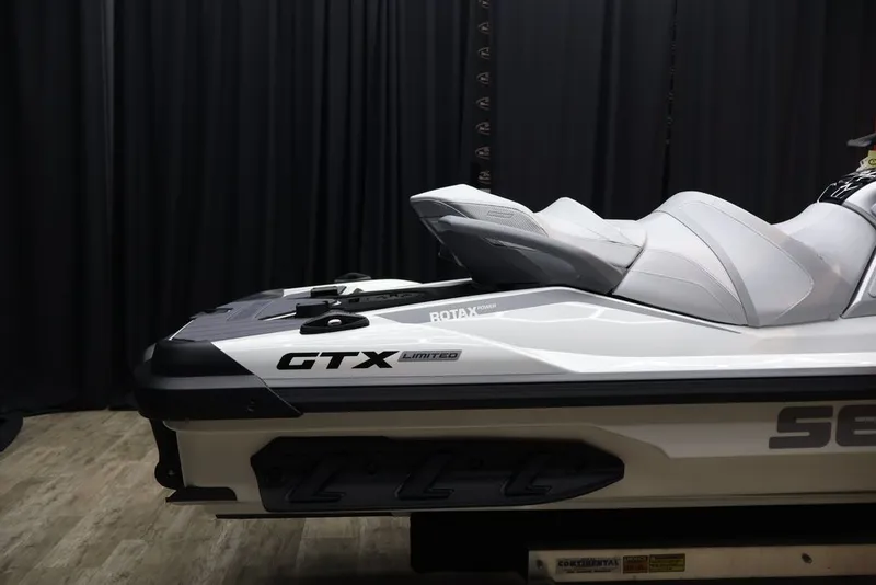 Slide: The Image of Sea-Doo GTX™ Limited 325 White Pearl Premium 2025 - 9
