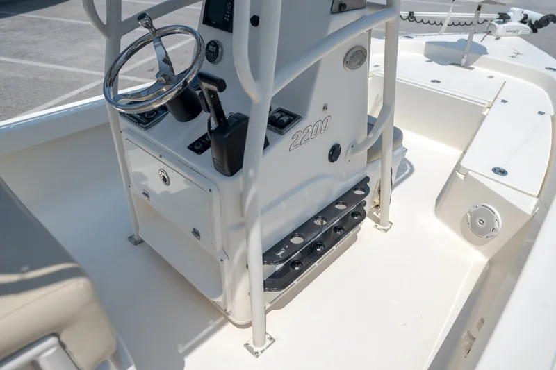 Slide: The Image of Pathfinder 2200 TRS 2016 - 13