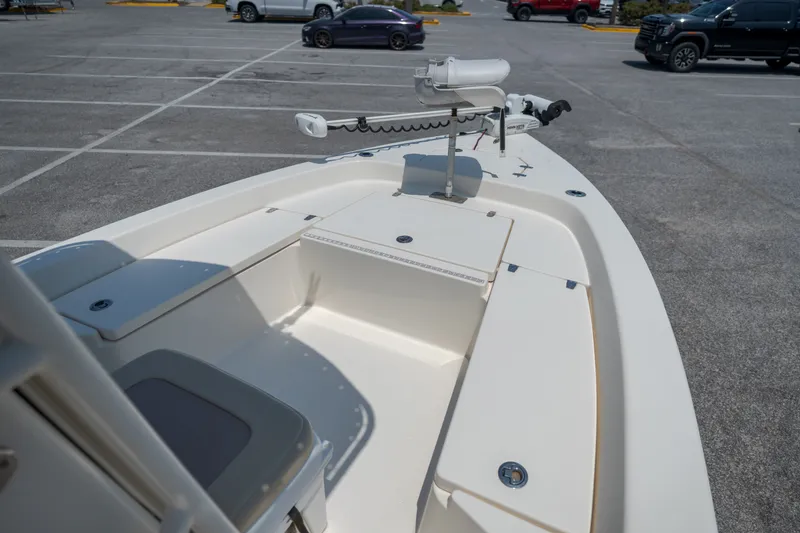 Slide: The Image of Pathfinder 2200 TRS 2016 - 8