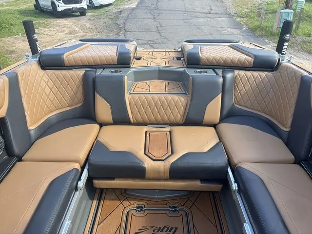 Slide: The Image of Tigé 25ZX 2023 - 11