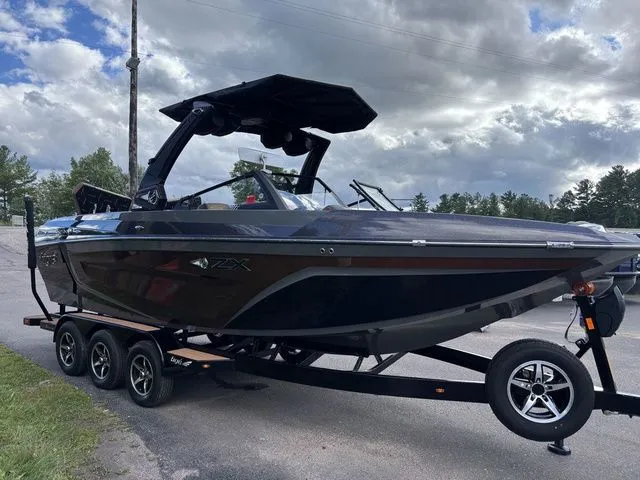 Slide: The Image of Tigé 25ZX 2023 - 4