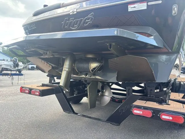 Slide: The Image of Tigé 25ZX 2023 - 9