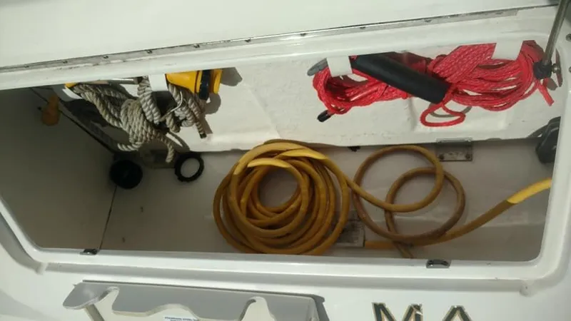 Slide: The Image of Sea Ray 290 Sundancer 2001 - 19