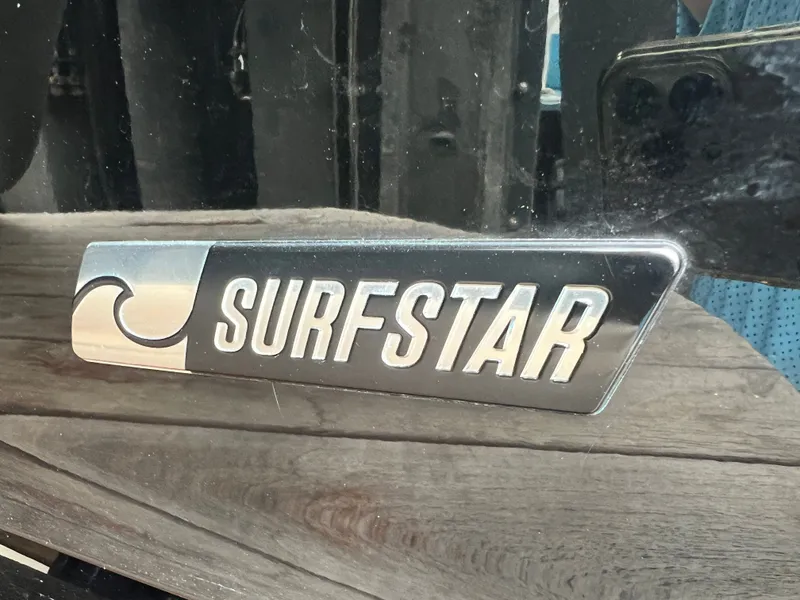 Slide: The Image of MasterCraft XT23 2022 - 11