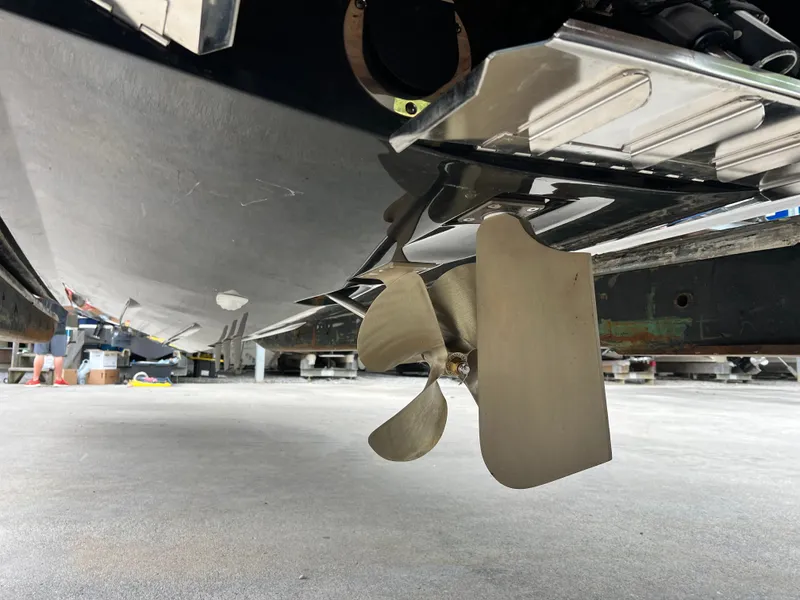 Slide: The Image of MasterCraft XT23 2022 - 17