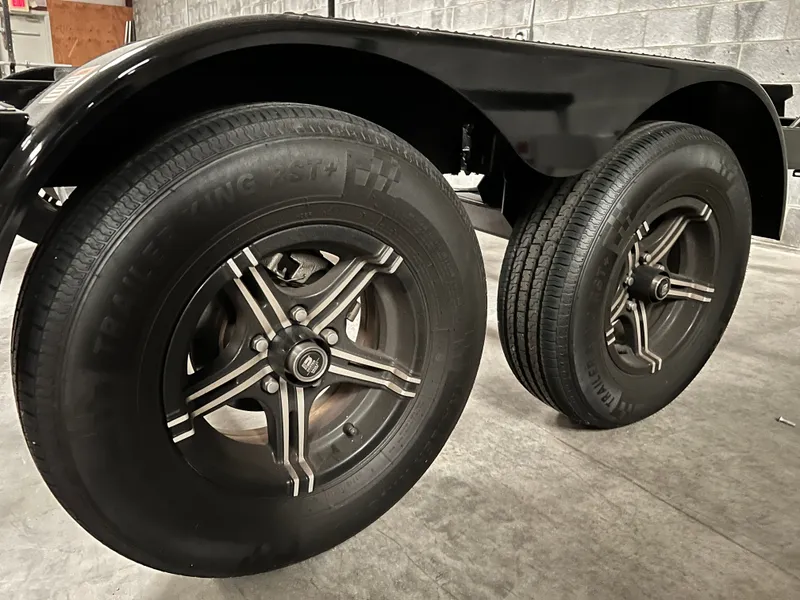 Slide: The Image of MasterCraft XT23 2022 - 20