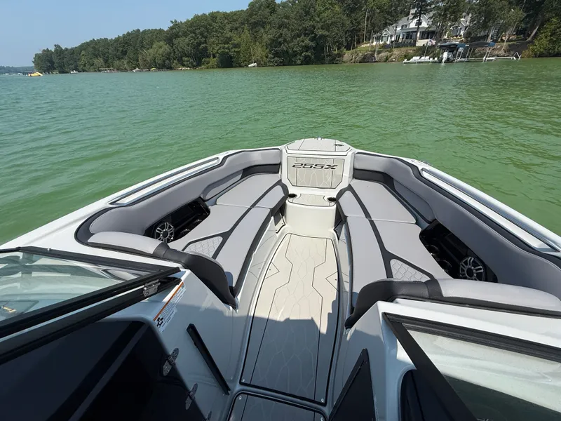 Slide: The Image of Yamaha 255 XD 2025 - 17