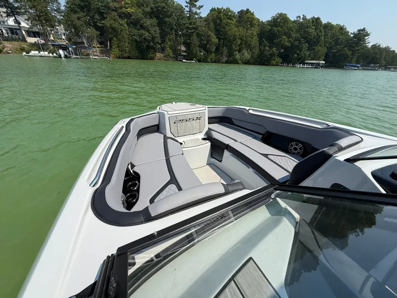 Slide: The Image of Yamaha 255 XD 2025 - 18