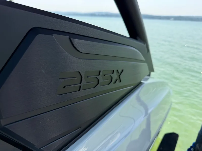 Slide: The Image of Yamaha 255 XD 2025 - 19